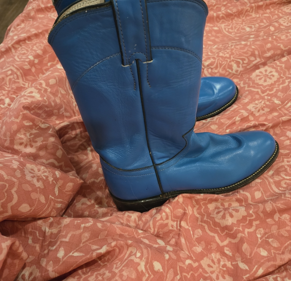Justin Size 6  Turquoise  Leather Cowgirl Boots